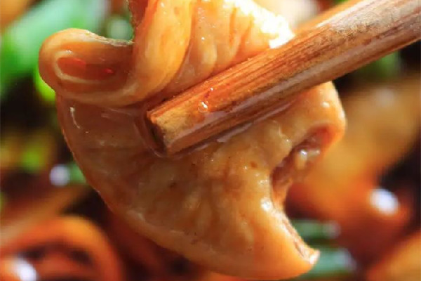 鹵肥腸怎么炒好吃 鹵肥腸和什么菜炒好吃 鹵肥腸怎么炒好吃 鹵肥腸和什么菜炒好吃