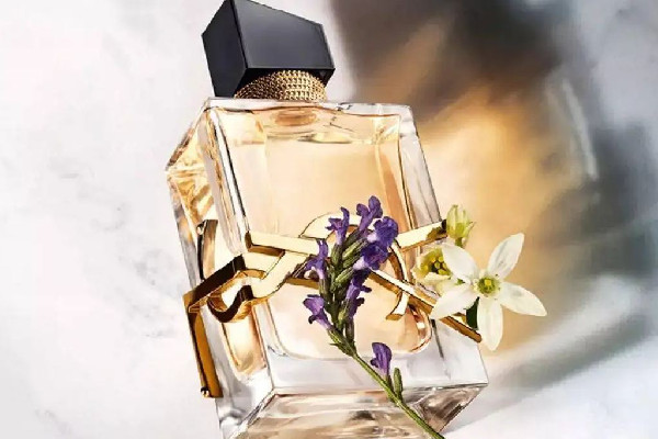 夏季香水放車(chē)?yán)飼?huì)炸嗎 夏季香水怎么保存