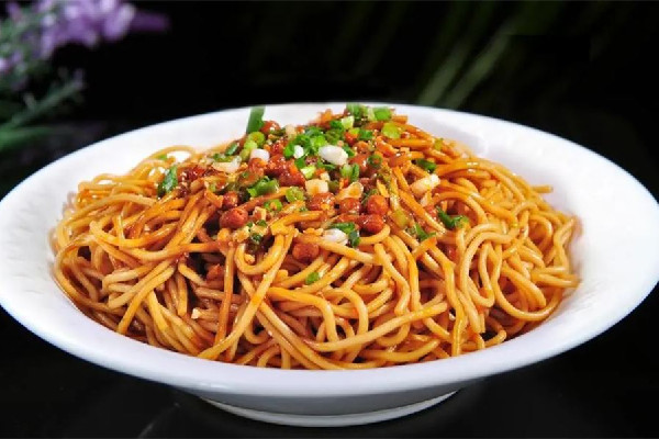 熱干面用的是什么面 熱干面燙多長時間為最佳 熱干面用的是什么面 熱干面燙多長時間為最佳