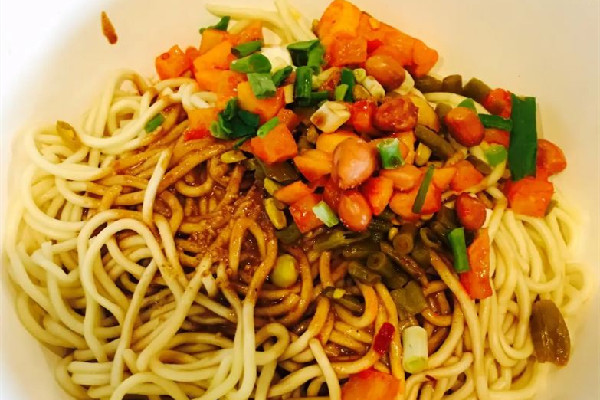 熱干面的醬汁做法及配料 熱干面的做法步驟 熱干面的醬汁做法及配料 熱干面的做法步驟