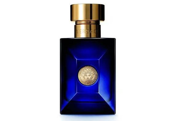 范思哲香水和香奈兒香水哪個(gè)好 范思哲香水和迪奧香水屬于同級(jí)別的嗎 范思哲香水和香奈兒香水哪個(gè)好 范思哲香水和迪奧香水屬于同級(jí)別的嗎