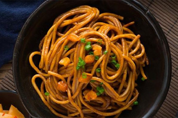 熱干面的熱量是多少大卡 熱干面適合減肥時吃嗎 熱干面的熱量是多少大卡 熱干面適合減肥時吃嗎