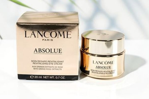 蘭蔻菁純眼霜有酒精味正常嗎 蘭蔻菁純眼霜可以當(dāng)面霜擦臉嗎 蘭蔻菁純眼霜有酒精味正常嗎 蘭蔻菁純眼霜可以當(dāng)面霜擦臉嗎