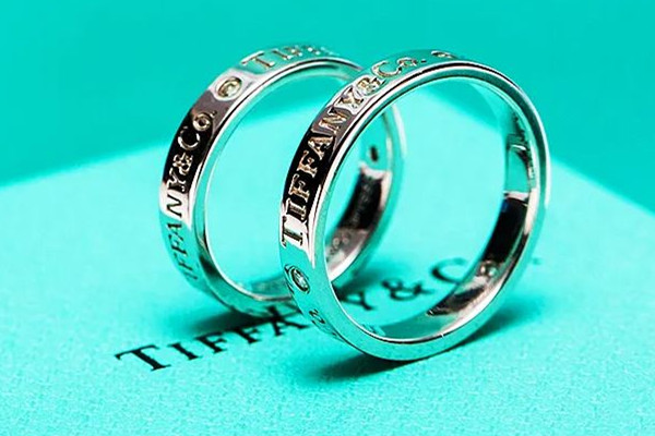 蒂芙尼戒指可以戴著洗澡嗎 蒂芙尼戒指會(huì)磨損嗎 蒂芙尼戒指可以戴著洗澡嗎 蒂芙尼戒指會(huì)磨損嗎