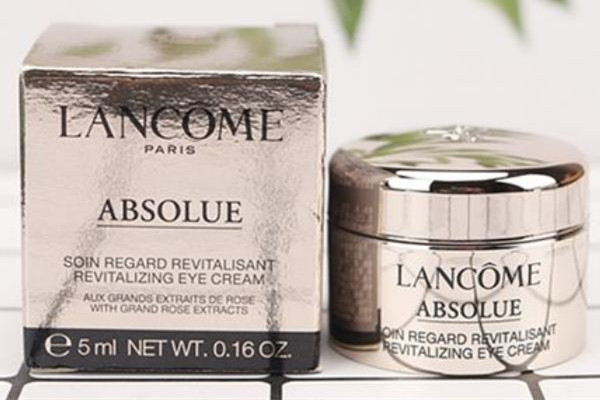 蘭蔻菁純眼霜有酒精味正常嗎 蘭蔻菁純眼霜可以當(dāng)面霜擦臉嗎 蘭蔻菁純眼霜有酒精味正常嗎 蘭蔻菁純眼霜可以當(dāng)面霜擦臉嗎