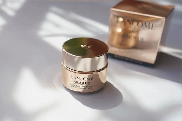 蘭蔻菁純眼霜對眼袋有用嗎 蘭蔻菁純眼霜會導(dǎo)致長脂肪粒嗎 蘭蔻菁純眼霜對眼袋有用嗎 蘭蔻菁純眼霜會導(dǎo)致長脂肪粒嗎