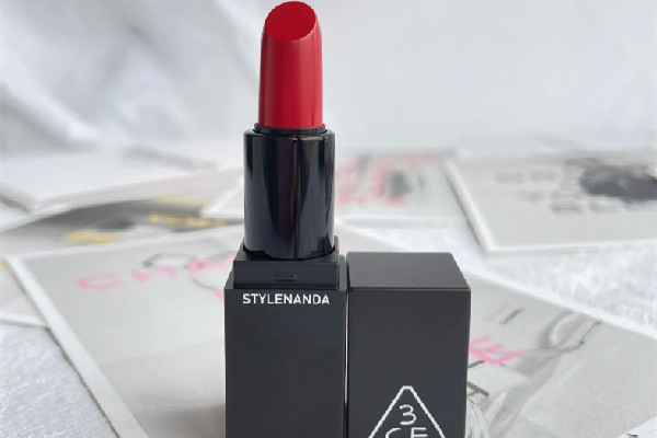 3ce口紅哪個(gè)色號(hào)好看 3ce口紅有香味嗎 3ce口紅哪個(gè)色號(hào)好看 3ce口紅有香味嗎