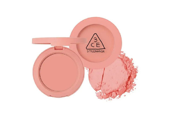 3ce是哪個(gè)國(guó)家的品牌 3ce屬于什么檔次 3ce是哪個(gè)國(guó)家的品牌 3ce屬于什么檔次