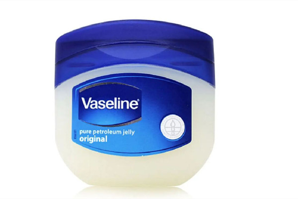 凡士林對痘痘有害嗎 凡士林會堵塞毛孔嗎 凡士林對痘痘有害嗎 凡士林會堵塞毛孔嗎
