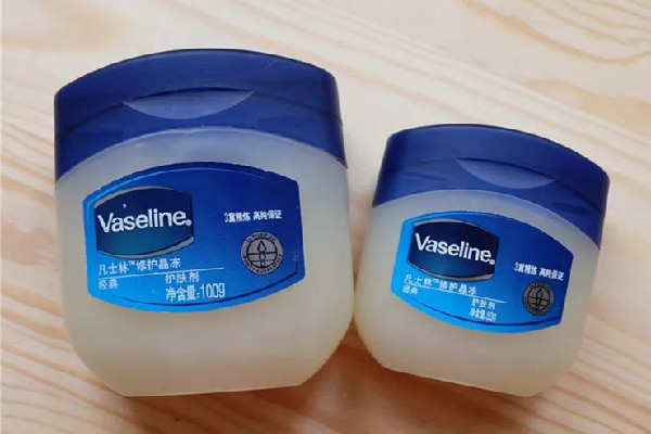 凡士林對(duì)燙傷有用嗎 凡士林可以敷傷口嗎 凡士林對(duì)燙傷有用嗎 凡士林可以敷傷口嗎