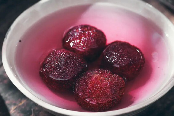 楊梅酒要熟透的泡還是沒(méi)熟透的泡 楊梅酒用什么楊梅好 楊梅酒要熟透的泡還是沒(méi)熟透的泡 楊梅酒用什么楊梅好