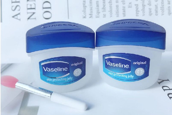 凡士林可以淡化妊娠紋嗎 凡士林適合孕使用嗎 凡士林可以淡化妊娠紋嗎 凡士林適合孕使用嗎