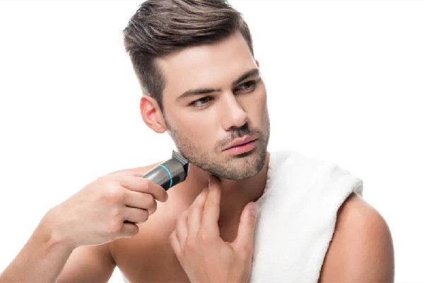 刮胡子前用熱毛巾敷會好刮點嗎 刮胡子前用什么軟化胡子 刮胡子前用熱毛巾敷會好刮點嗎 刮胡子前用什么軟化胡子