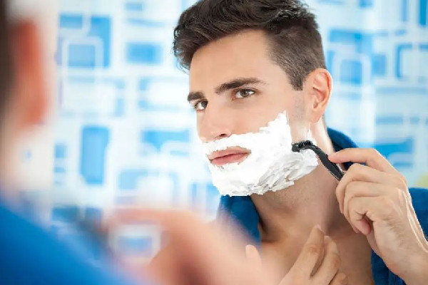 刮胡子后長(zhǎng)痘痘怎么辦 刮胡子長(zhǎng)痘痘怎么回事 刮胡子后長(zhǎng)痘痘怎么辦 刮胡子長(zhǎng)痘痘怎么回事