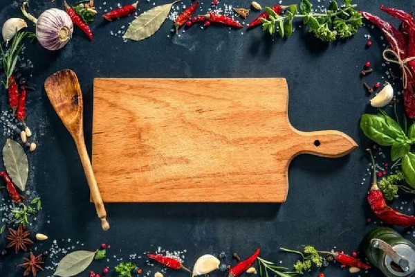 砧板有股酸臭味正常嗎 砧板有異味怎么去除 砧板有股酸臭味正常嗎 砧板有異味怎么去除