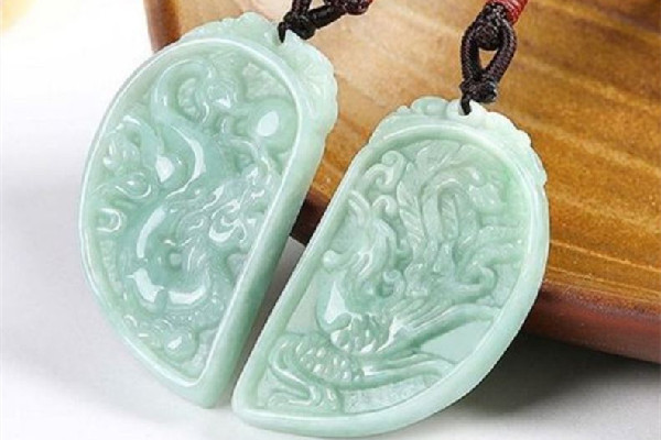 翡翠吊墜一般多少錢 翡翠吊墜真假鑒定方法簡(jiǎn)單 翡翠吊墜一般多少錢 翡翠吊墜真假鑒定方法簡(jiǎn)單