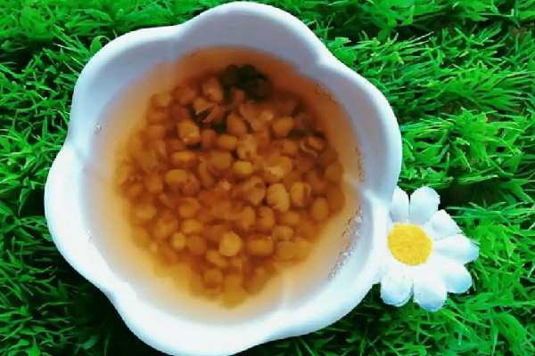 綠豆湯放冰糖好還是白糖好 綠豆湯什么時(shí)候加糖比較合適 綠豆湯放冰糖好還是白糖好 綠豆湯什么時(shí)候加糖比較合適