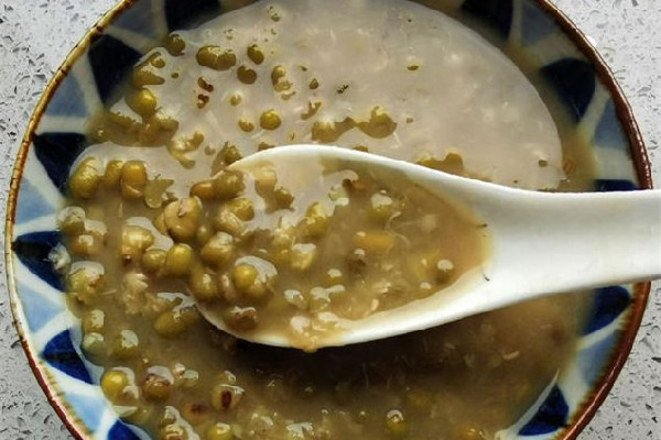 綠豆沙可以在冰箱放多久 綠豆沙放一晚上還能吃嗎 綠豆沙可以在冰箱放多久 綠豆沙放一晚上還能吃嗎