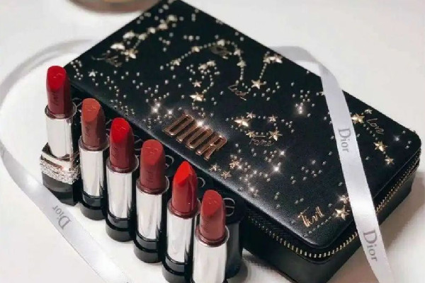 迪奧口紅720是什么顏色 迪奧口紅999和760有什么區(qū)別 迪奧口紅720是什么顏色 迪奧口紅999和760有什么區(qū)別