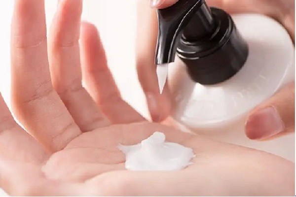 身體乳的功效和作用 身體乳可以擦全身部位嗎 身體乳的功效和作用 身體乳可以擦全身部位嗎