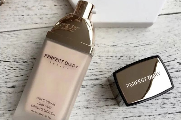 完美日記粉底液的色號(hào)在哪里看 完美日記粉底液適合敏感肌嗎 完美日記粉底液的色號(hào)在哪里看 完美日記粉底液適合敏感肌嗎