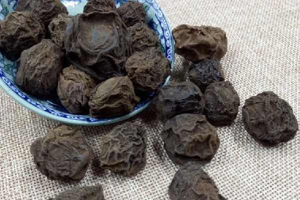 烏梅怎么做酸梅湯 烏梅煮的水是黑色的嗎 烏梅怎么做酸梅湯 烏梅煮的水是黑色的嗎