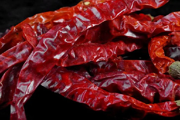 干辣椒的功效與作用 干辣椒可以做辣椒醬嗎 干辣椒的功效與作用 干辣椒可以做辣椒醬嗎