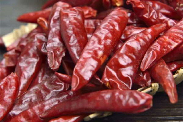 干辣椒是皮辣還是籽辣 干辣椒吃的時(shí)候需要清洗嗎 干辣椒是皮辣還是籽辣 干辣椒吃的時(shí)候需要清洗嗎