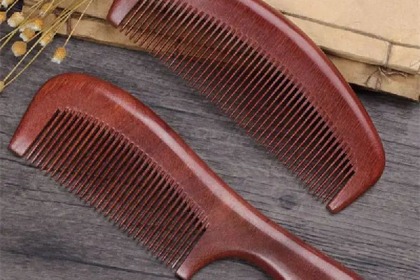 木梳子買(mǎi)細(xì)齒還是寬齒好 木梳子寬齒和細(xì)齒哪個(gè)好 木梳子買(mǎi)細(xì)齒還是寬齒好 木梳子寬齒和細(xì)齒哪個(gè)好