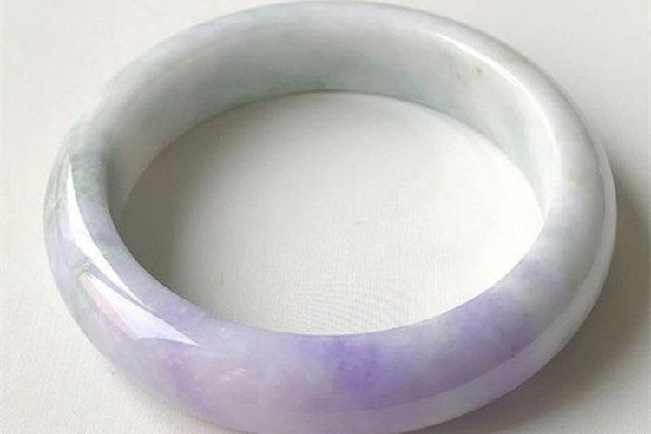 紫羅蘭手鐲和翡翠手鐲哪個(gè)好 紫羅蘭手鐲屬于什么檔次 紫羅蘭手鐲和翡翠手鐲哪個(gè)好 紫羅蘭手鐲屬于什么檔次