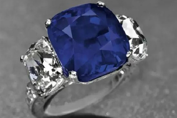 藍寶石能用酒精擦嗎 藍寶石怎么清洗 藍寶石能用酒精擦嗎 藍寶石怎么清洗