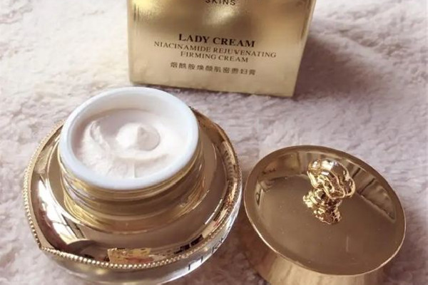 貴婦膏屬于化妝品還是護(hù)膚品 貴婦膏和龍血膏有什么區(qū)別 貴婦膏屬于化妝品還是護(hù)膚品 貴婦膏和龍血膏有什么區(qū)別