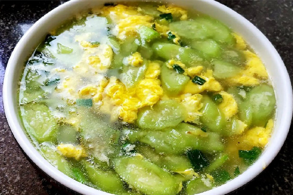 絲瓜湯怎么做下奶 絲瓜湯的功效與作用 絲瓜湯怎么做下奶 絲瓜湯的功效與作用