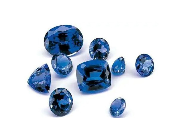 藍寶石能用酒精擦嗎 藍寶石怎么清洗 藍寶石能用酒精擦嗎 藍寶石怎么清洗