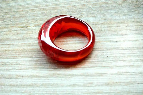 紅寶石有裂紋正常嗎 紅寶石有裂紋會影響價格嗎 紅寶石有裂紋正常嗎 紅寶石有裂紋會影響價格嗎