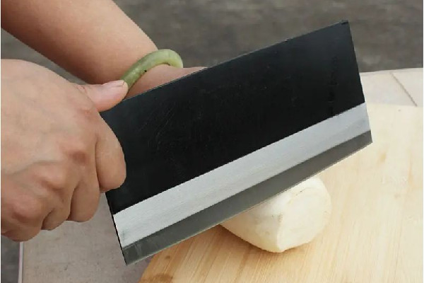 菜刀生銹對人體有害嗎 菜刀生銹了切菜可以吃嗎 菜刀生銹對人體有害嗎 菜刀生銹了切菜可以吃嗎