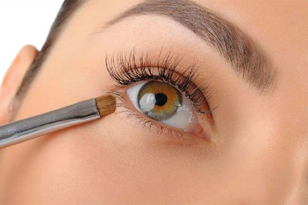 刮眉毛要順著刮還是逆著刮 刮眉刀的正確方法 刮眉毛要順著刮還是逆著刮 刮眉刀的正確方法