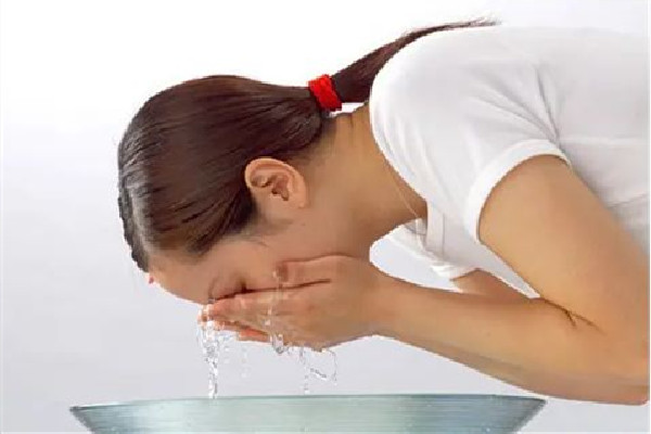 洗臉可以用香皂嗎 洗臉用什么皂最好 洗臉可以用香皂嗎 洗臉用什么皂最好