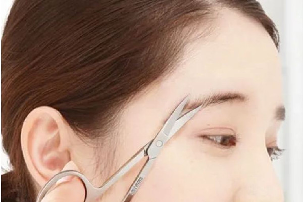 刮眉毛多久能長(zhǎng)出來(lái) 刮眉毛后眉毛長(zhǎng)的快嗎 刮眉毛多久能長(zhǎng)出來(lái) 刮眉毛后眉毛長(zhǎng)的快嗎