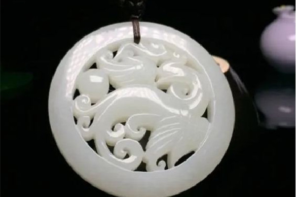 和田玉要怎么養(yǎng)才能透徹 和田玉要泡水嗎 和田玉要怎么養(yǎng)才能透徹 和田玉要泡水嗎