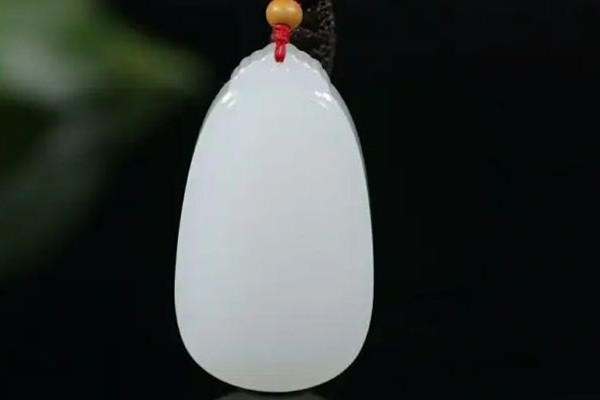 和田玉會(huì)不會(huì)越戴越透明 和田玉戴久了會(huì)有變化嗎 和田玉會(huì)不會(huì)越戴越透明 和田玉戴久了會(huì)有變化嗎