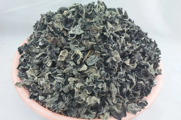 干木耳買大的好還是小的好 干木耳買什么樣的好 干木耳買大的好還是小的好 干木耳買什么樣的好