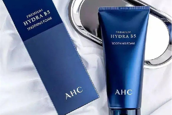 洗面奶進到眼睛里很疼怎辦 洗面奶進眼睛里會影響視力嗎 洗面奶進到眼睛里很疼怎辦 洗面奶進眼睛里會影響視力嗎