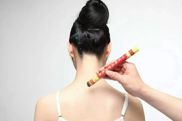 艾灸會傷元?dú)馐钦娴膯?艾灸可以同時灸多個部位嗎 艾灸會傷元?dú)馐钦娴膯?艾灸可以同時灸多個部位嗎