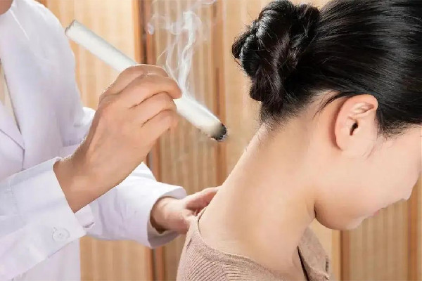 艾灸可以去除體內(nèi)濕氣嗎 艾灸做多長時(shí)間為一個療程 艾灸可以去除體內(nèi)濕氣嗎 艾灸做多長時(shí)間為一個療程