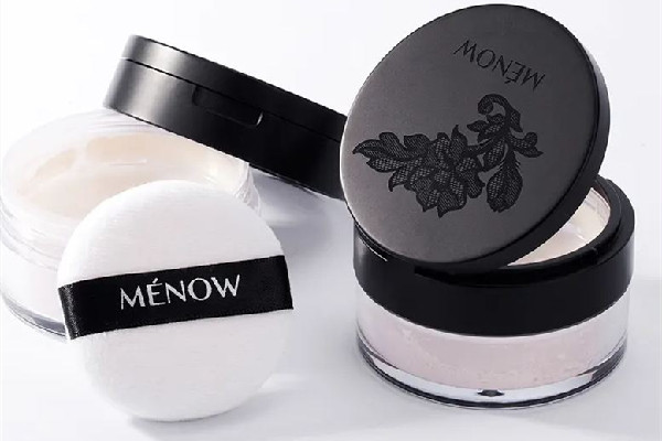 定妝粉對皮膚有傷害嗎 定妝粉要用卸妝水嗎 定妝粉對皮膚有傷害嗎 定妝粉要用卸妝水嗎