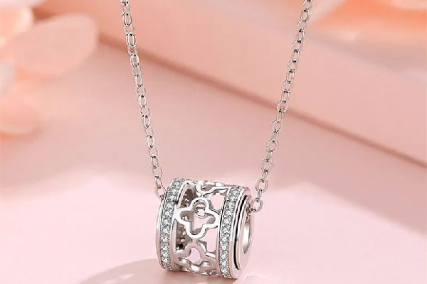 鎖骨鏈是多少厘米 鎖骨鏈是不是很短 鎖骨鏈是多少厘米 鎖骨鏈是不是很短