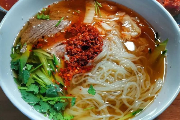 冷面煮好過水后放多久不坨 冷面煮好后泡著還是撈出來 冷面煮好過水后放多久不坨 冷面煮好后泡著還是撈出來