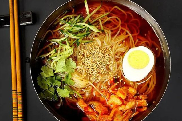 冷面要提前泡多久 冷面不泡直接煮行嗎 冷面要提前泡多久 冷面不泡直接煮行嗎