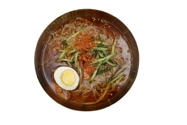 冷面煮好過水后放多久不坨 冷面煮好后泡著還是撈出來 冷面煮好過水后放多久不坨 冷面煮好后泡著還是撈出來